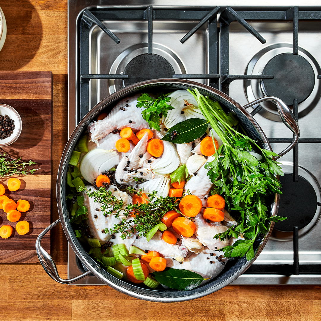 Hybrid Stock Pot with Lid 12-Qt
