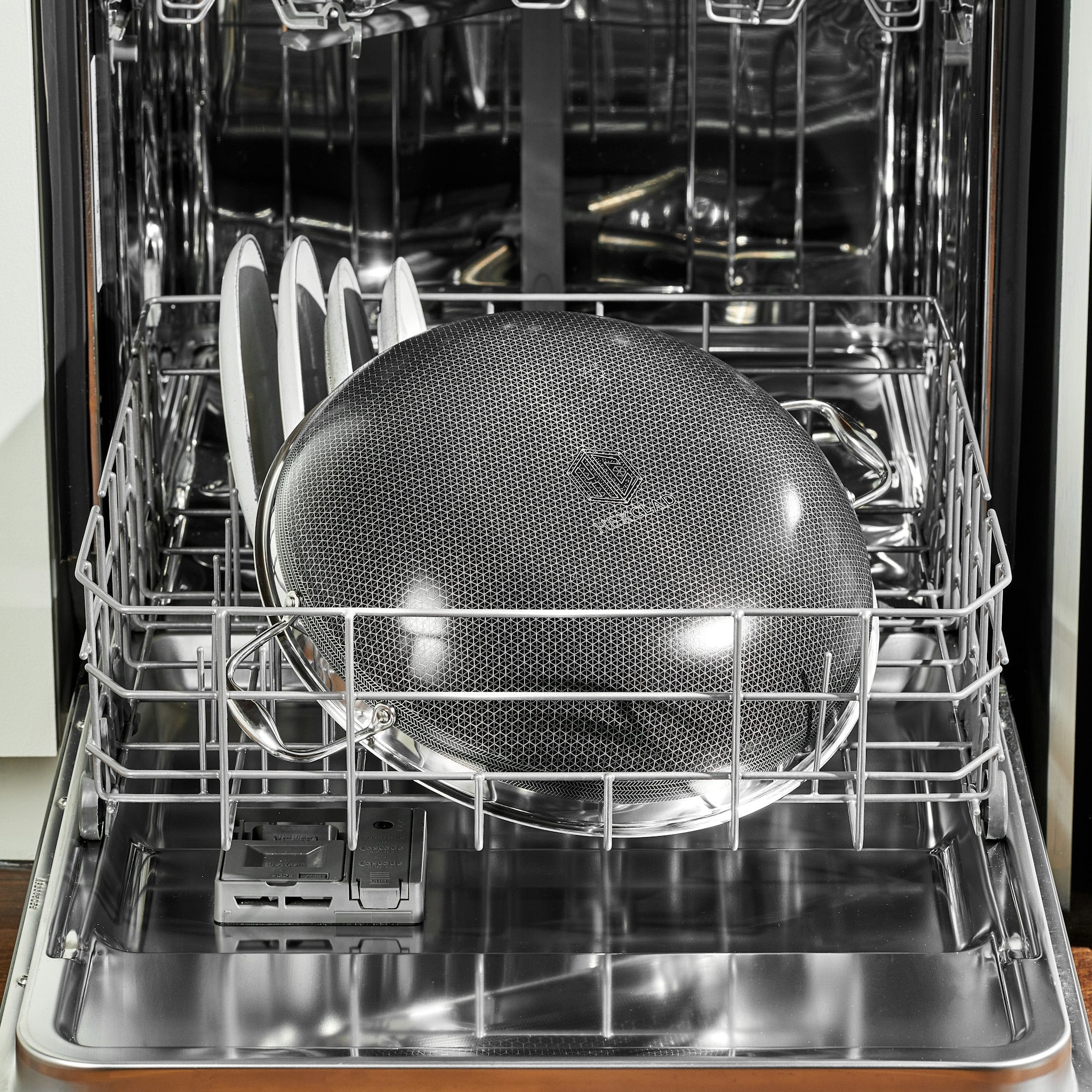 Hybrid Wok with Lid 14"