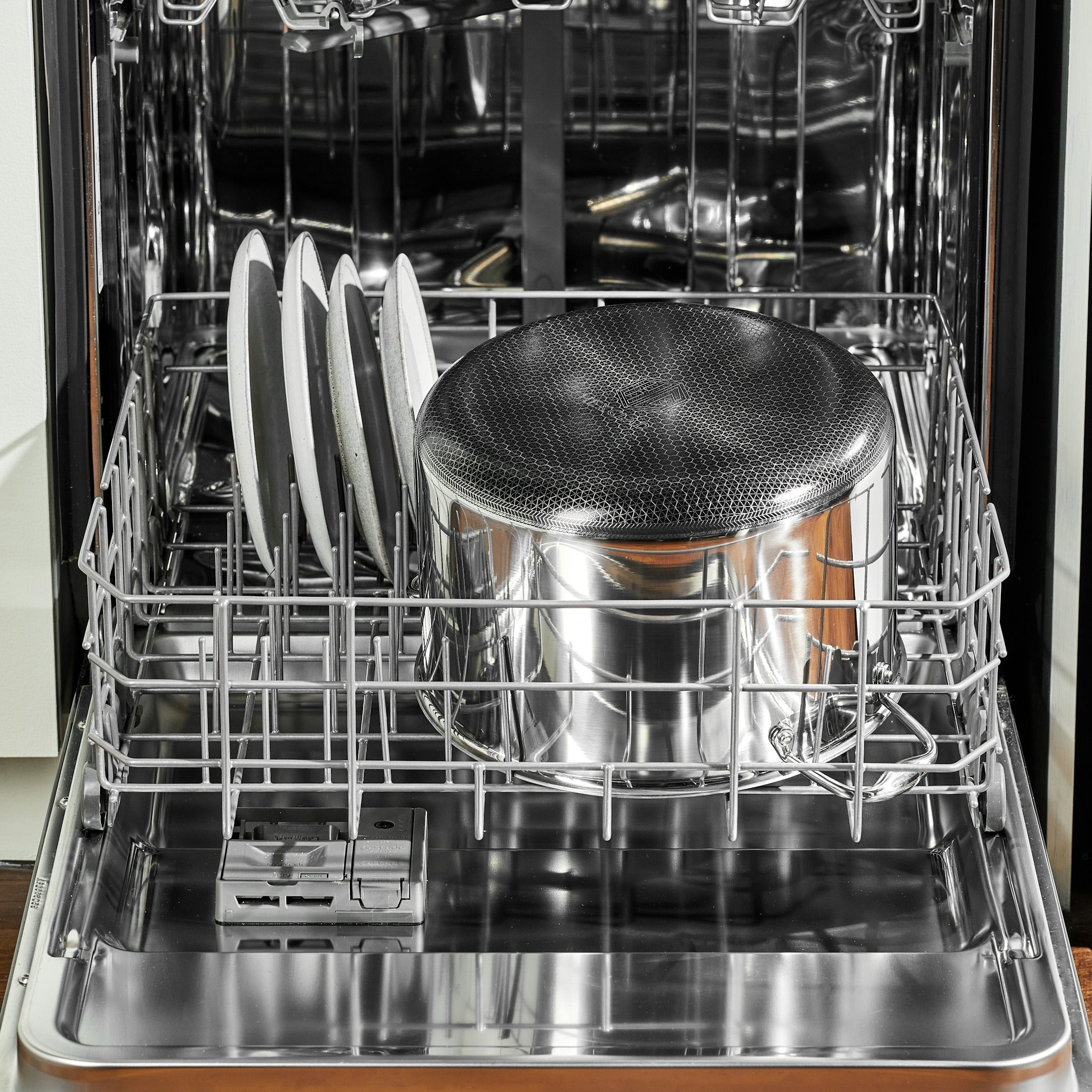 Hybrid Stock Pot with Lid 10-Qt